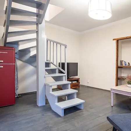 Dream - Bright 2-bedroom 2-floor Old Town 아파트 탈린