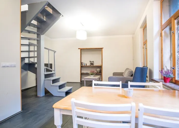 Dream - Bright 2-bedroom 2-floor Old Town Korter