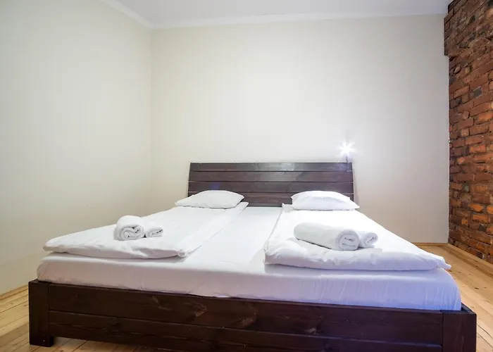 Dream - Bright 2-bedroom 2-floor Old Town 아파트 *