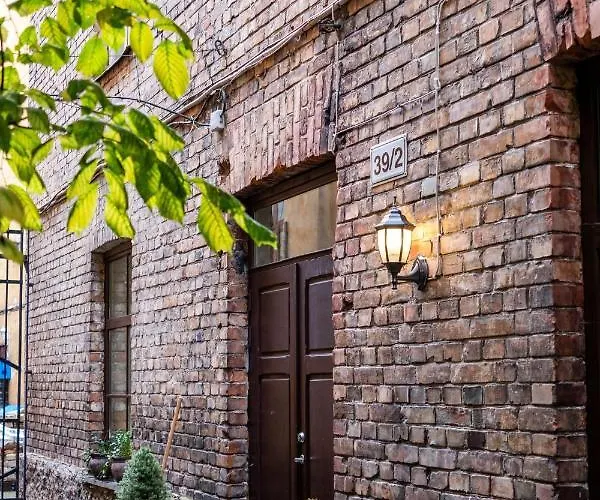 Dream - Bright 2-bedroom 2-floor Old Town 아파트 *