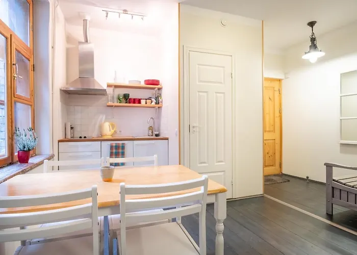 Dream - Bright 2-bedroom 2-floor Old Town